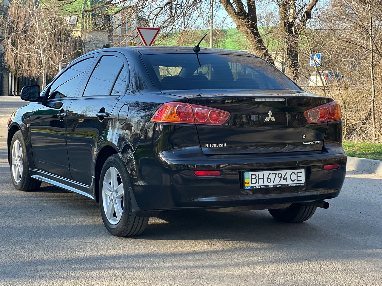Mitsubishi Lancer - фото 8