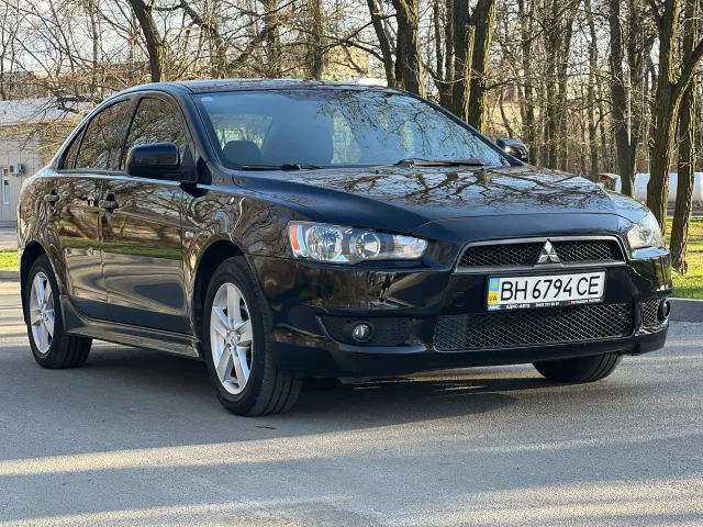 Mitsubishi Lancer - фото 3