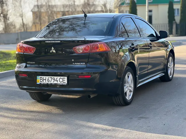 Mitsubishi Lancer - фото 5