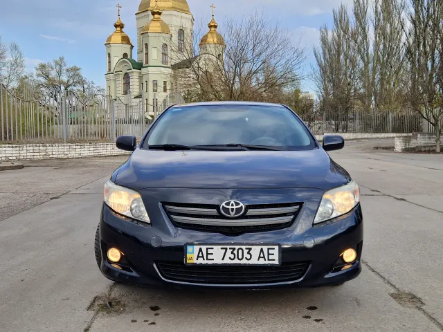 Toyota Corolla - фото 2