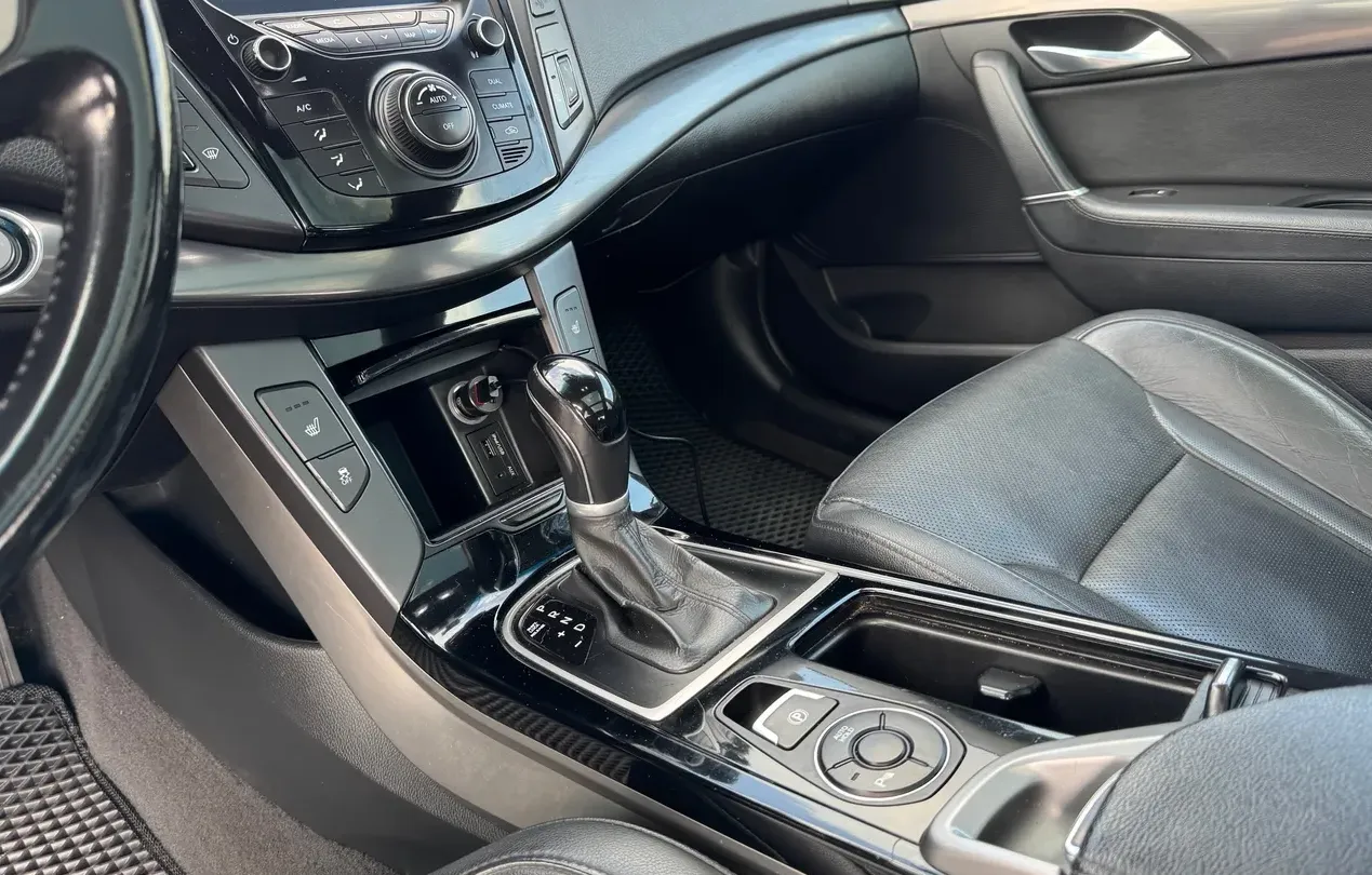 Hyundai i40 - фото 9