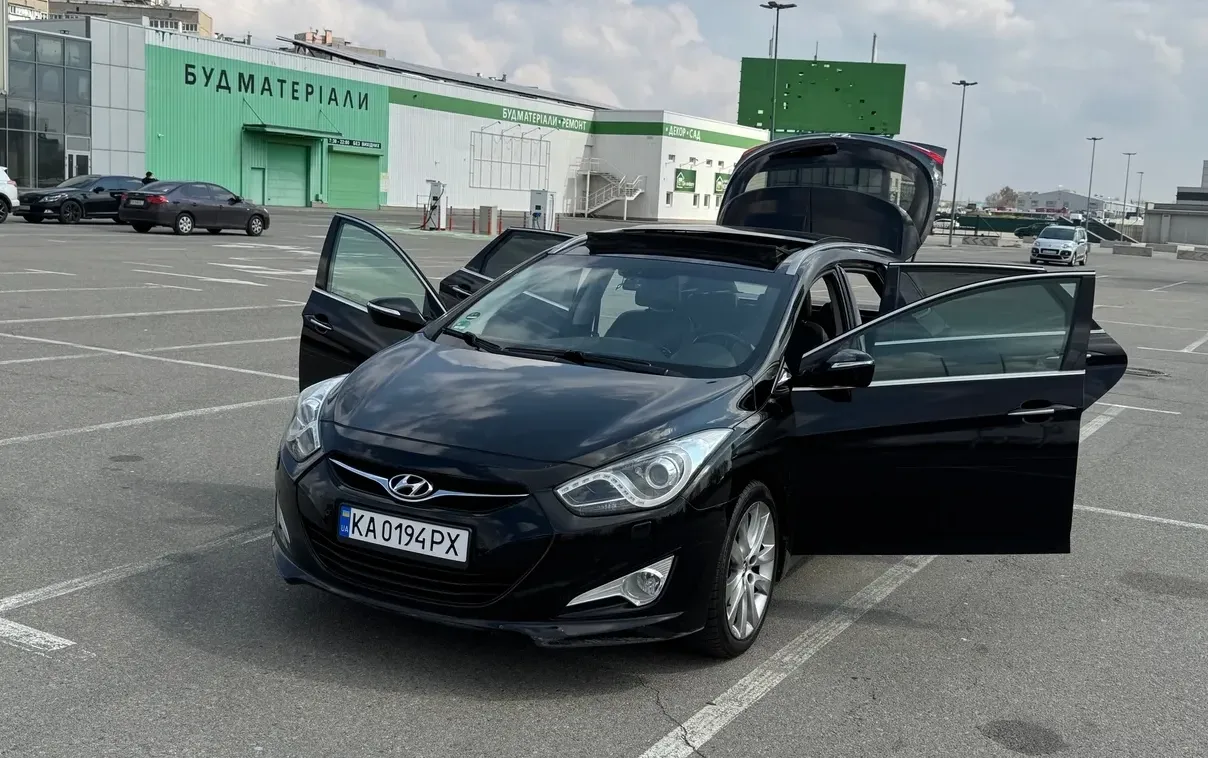 Hyundai i40 - фото 1