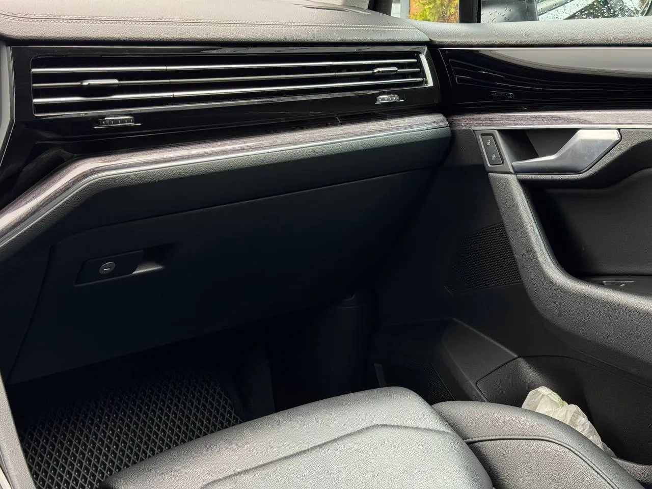 Volkswagen Touareg - фото 60
