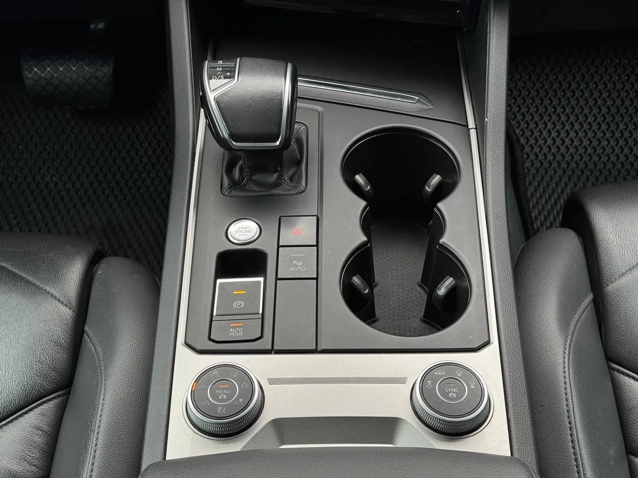 Volkswagen Touareg - фото 57
