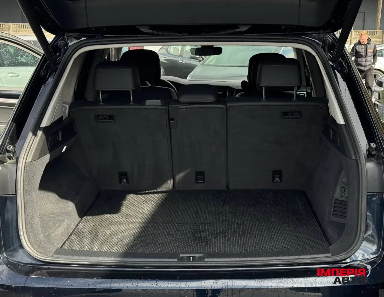 Volkswagen Touareg - фото 14