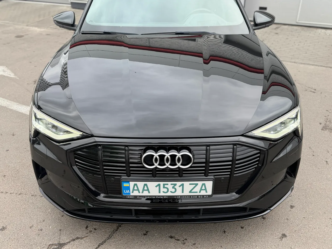 Audi e-tron - фото 13