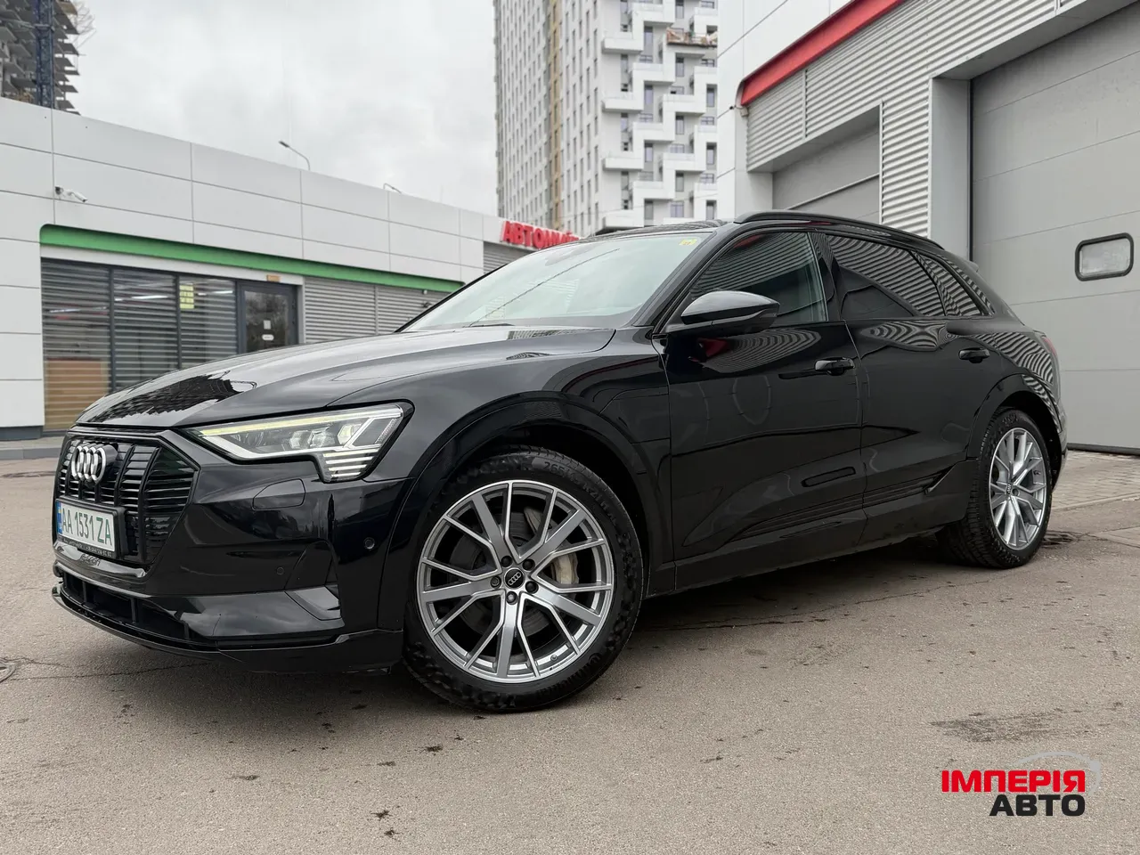 Audi e-tron - фото 12