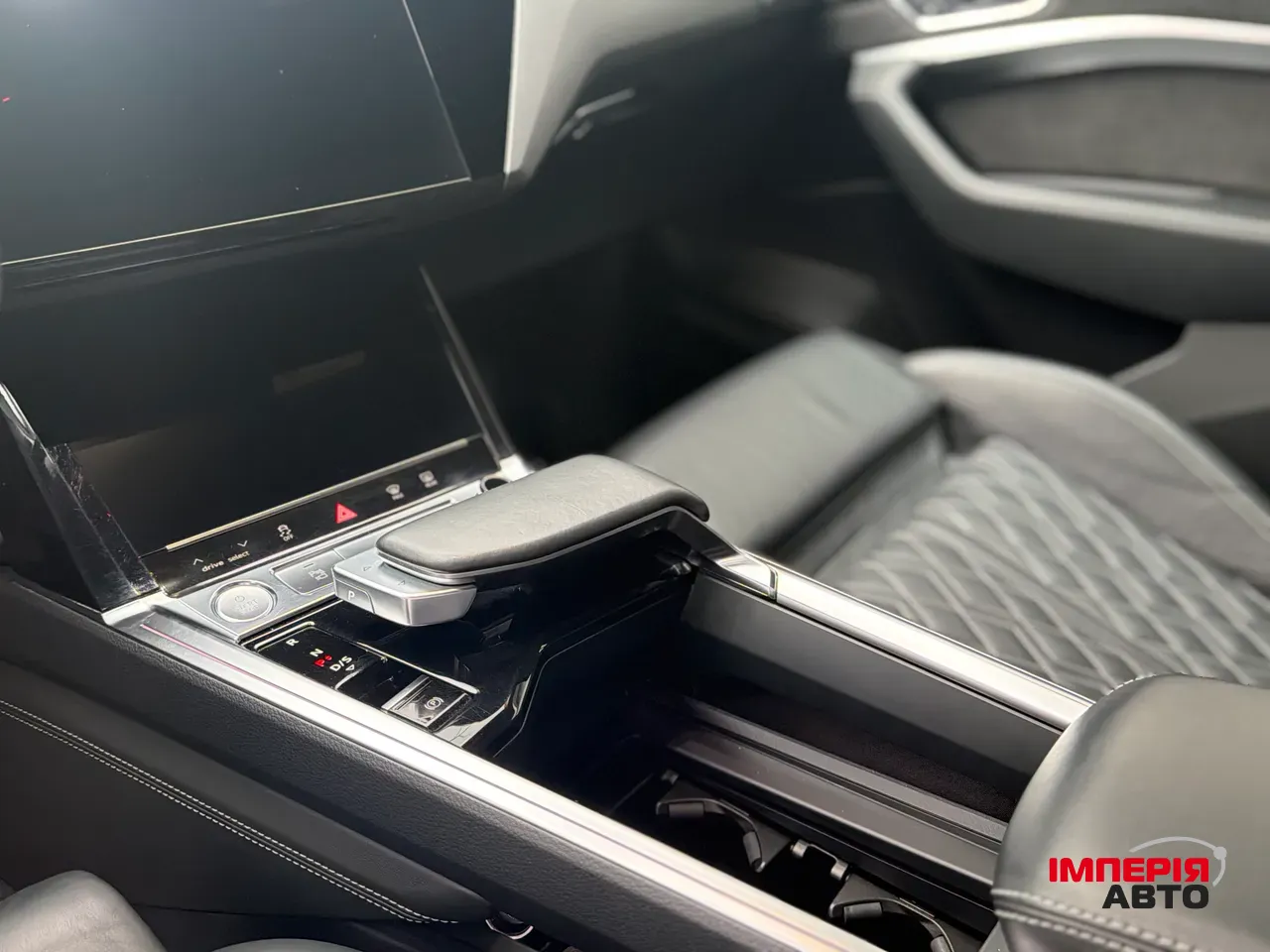 Audi e-tron - фото 18