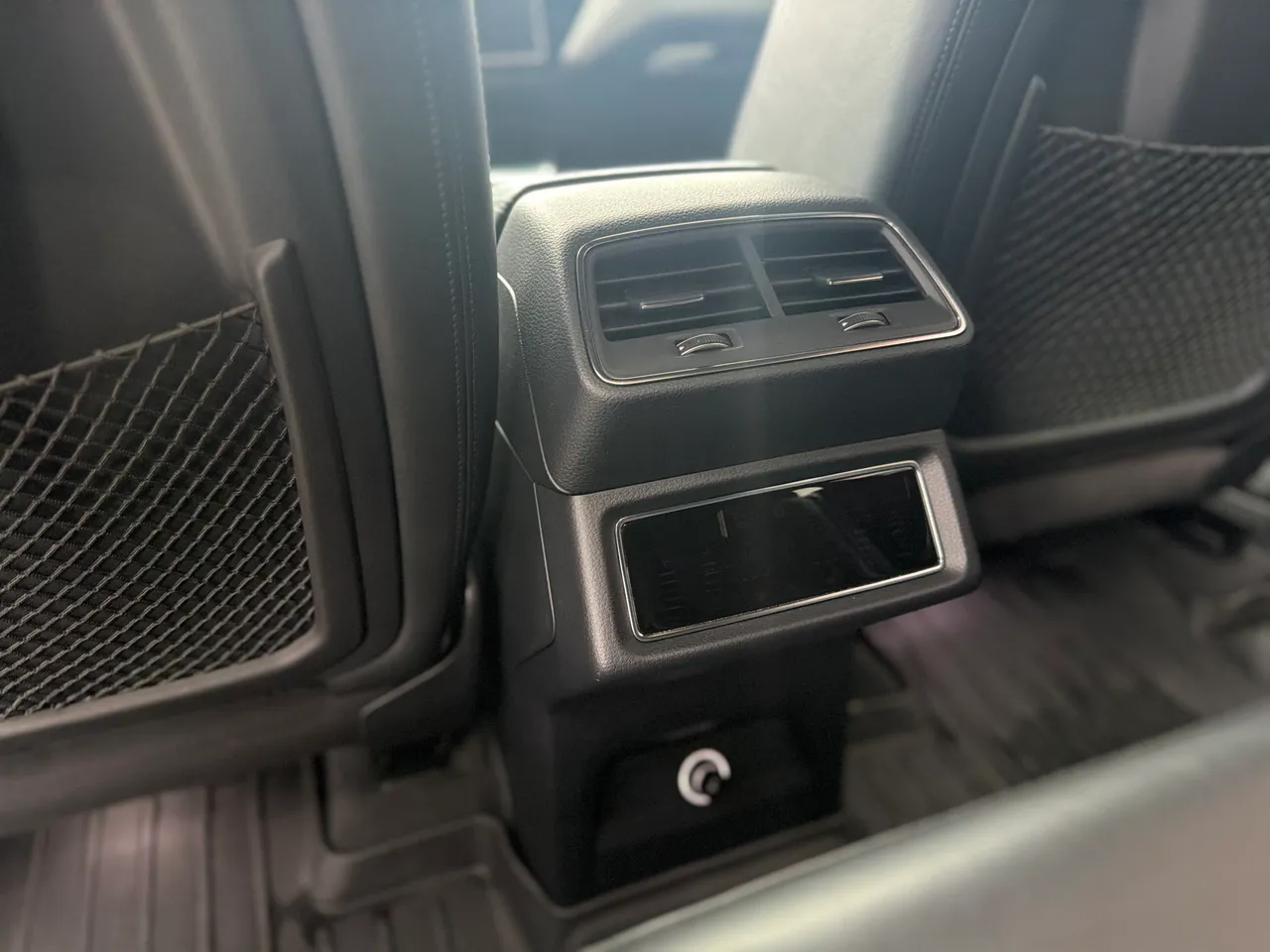 Audi e-tron - фото 22