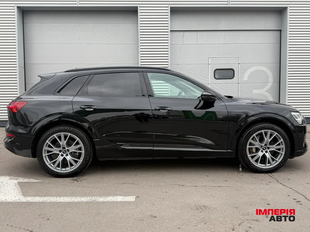 Audi e-tron - фото 11