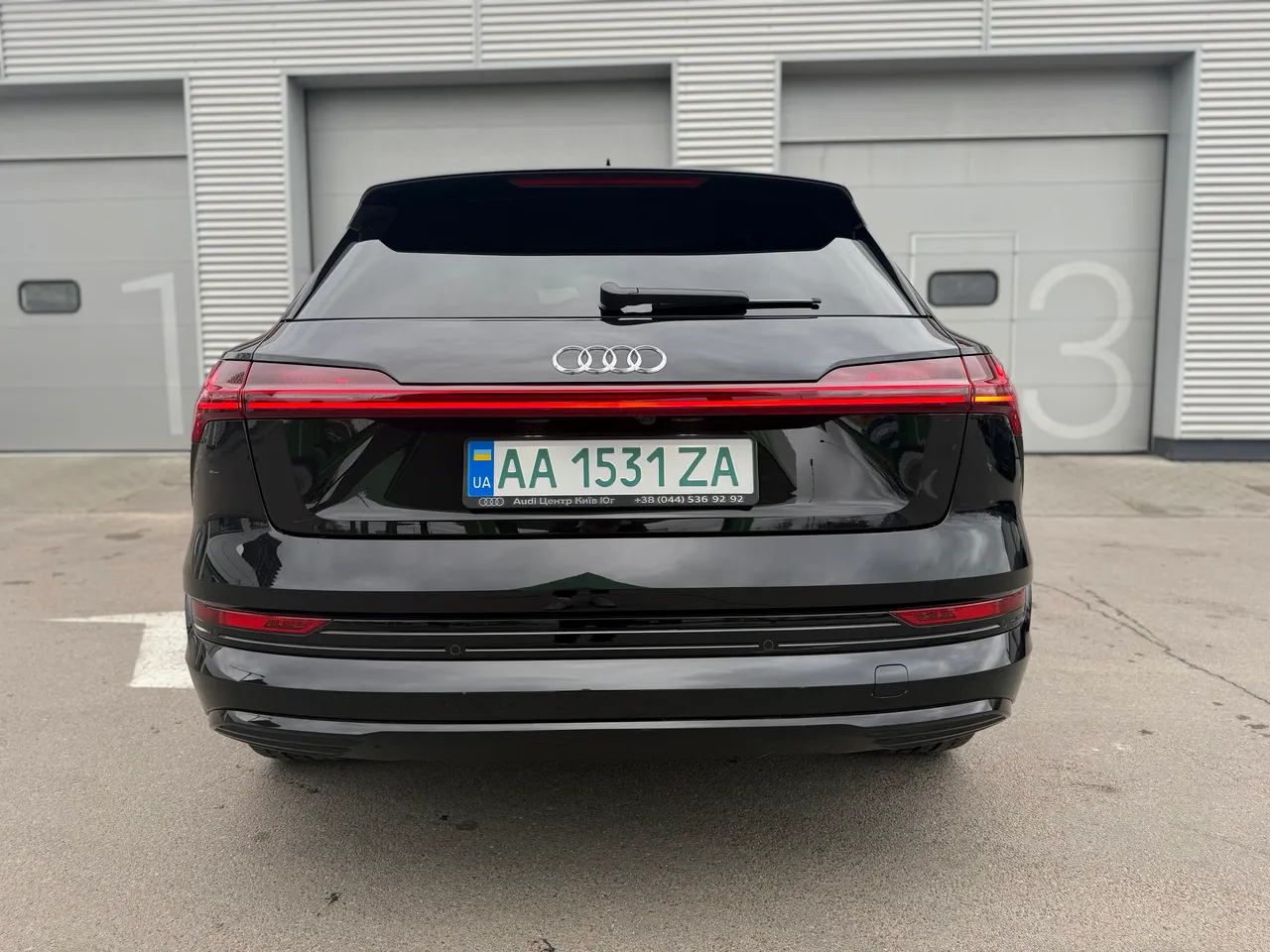 Audi e-tron - фото 9