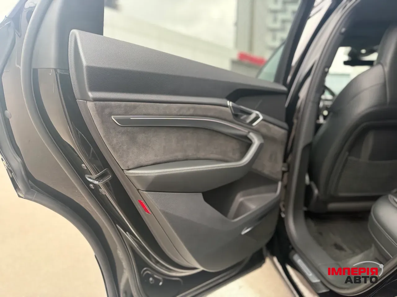 Audi e-tron - фото 24