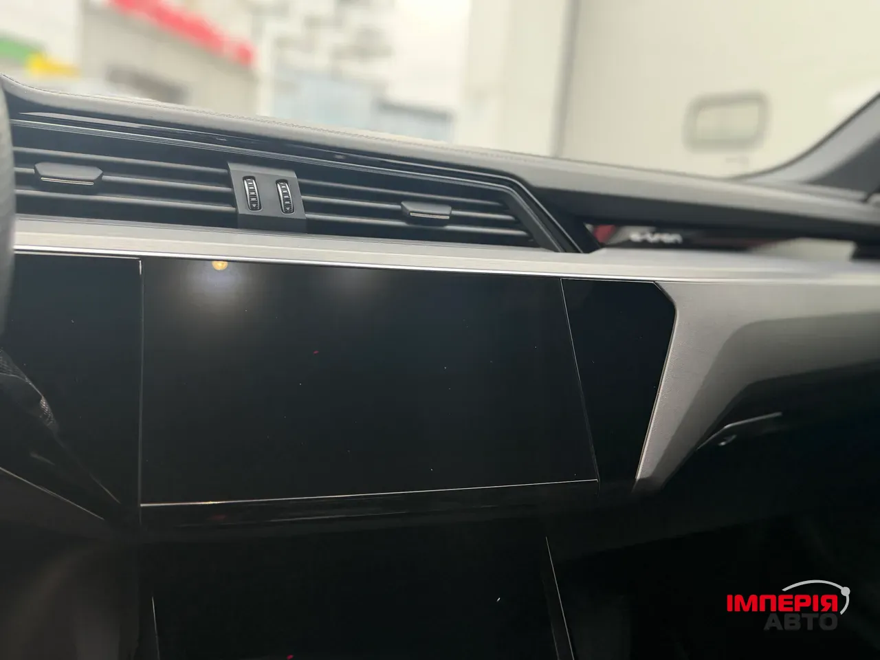 Audi e-tron - фото 17