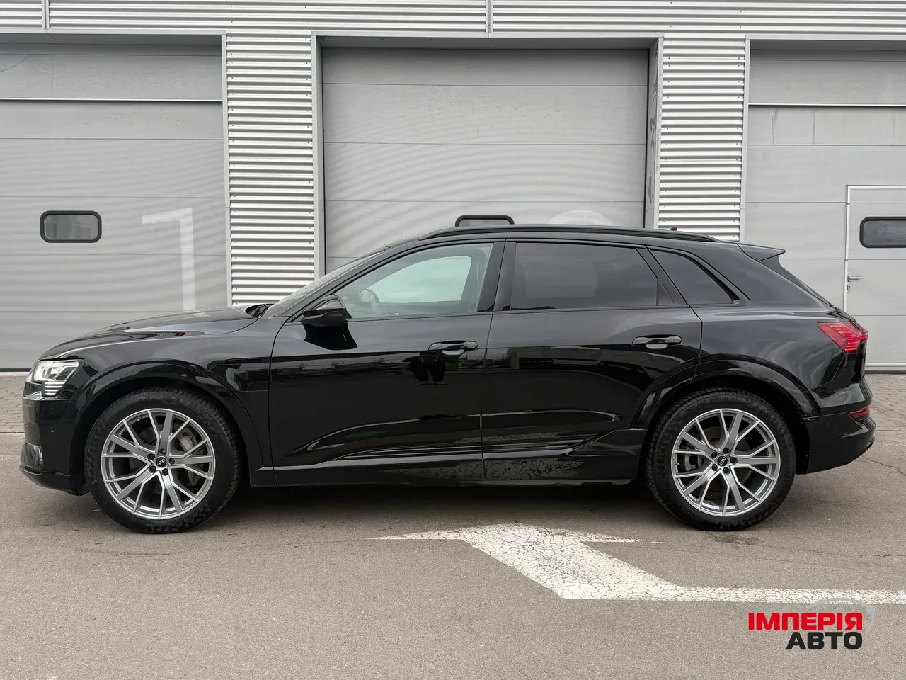 Audi e-tron - фото 4