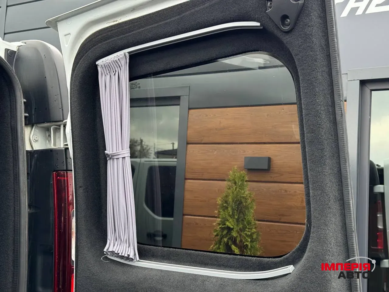 Renault Trafic - фото 18