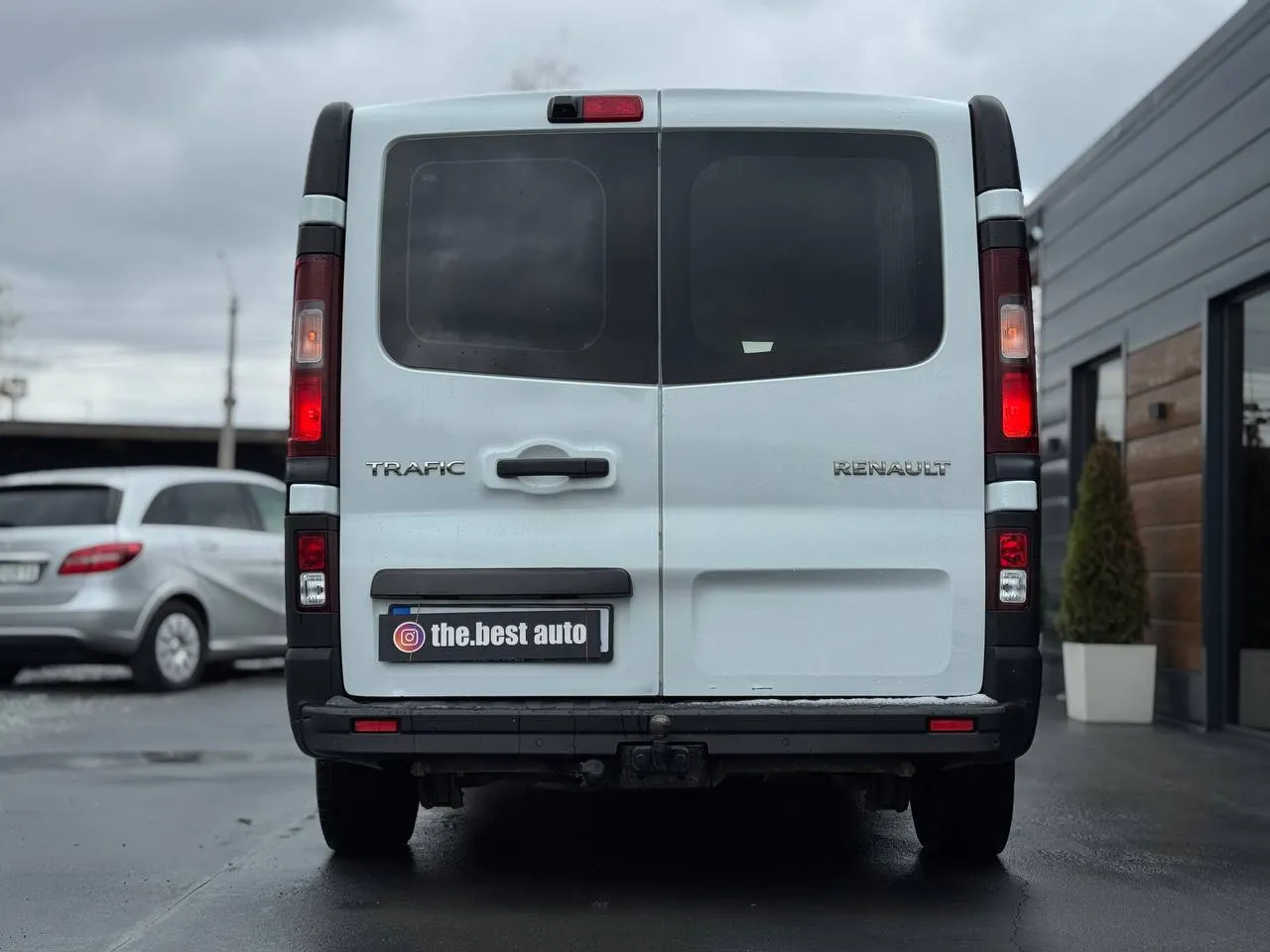 Renault Trafic - фото 15