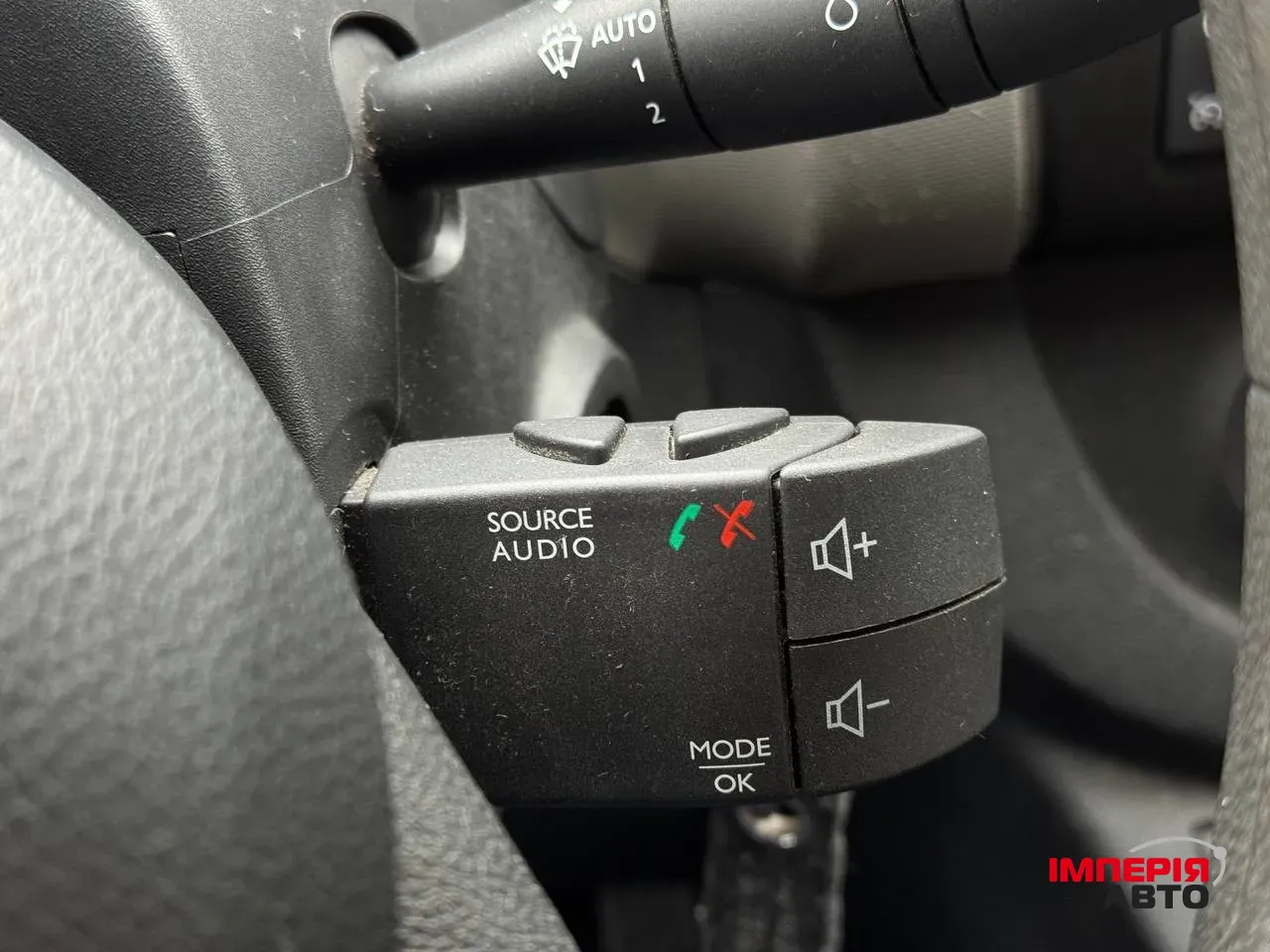 Renault Trafic - фото 39