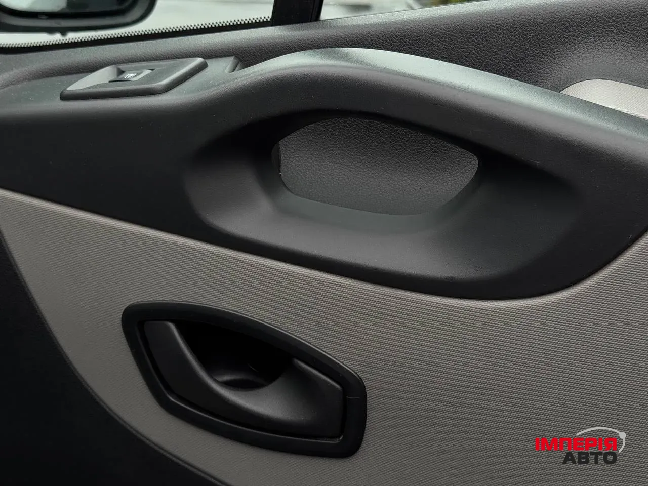 Renault Trafic - фото 47