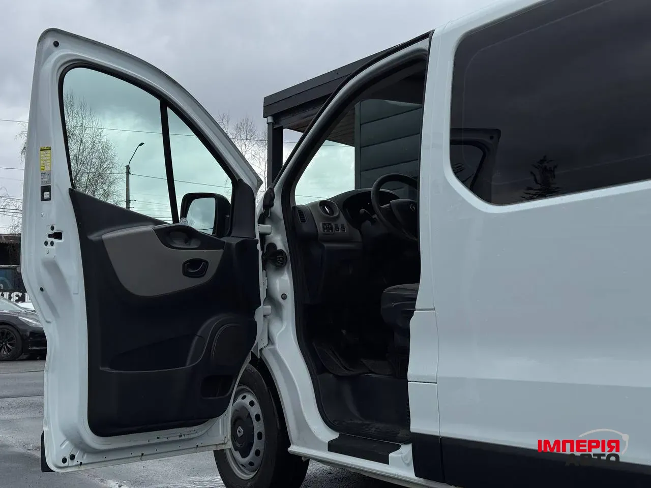 Renault Trafic - фото 23