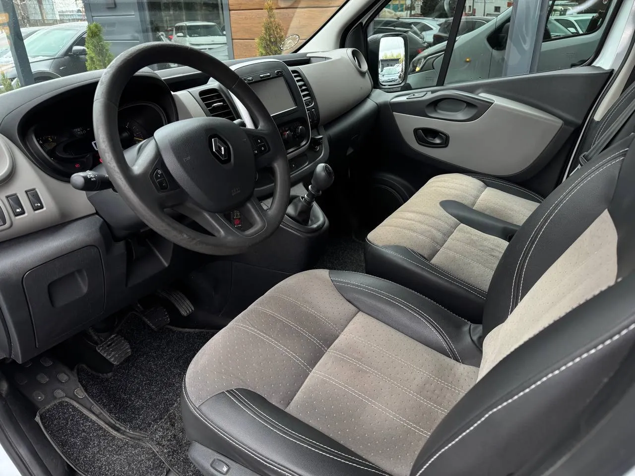 Renault Trafic - фото 30