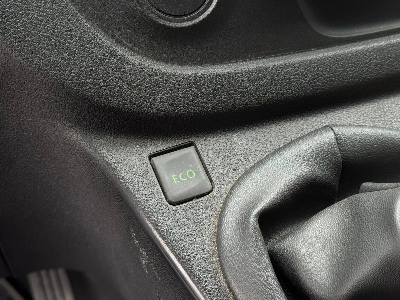Renault Trafic - фото 33