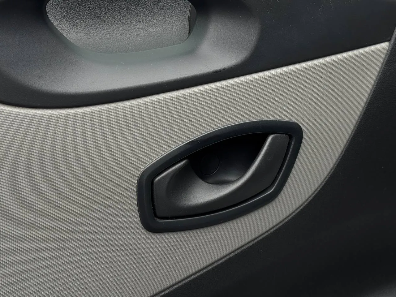 Renault Trafic - фото 26