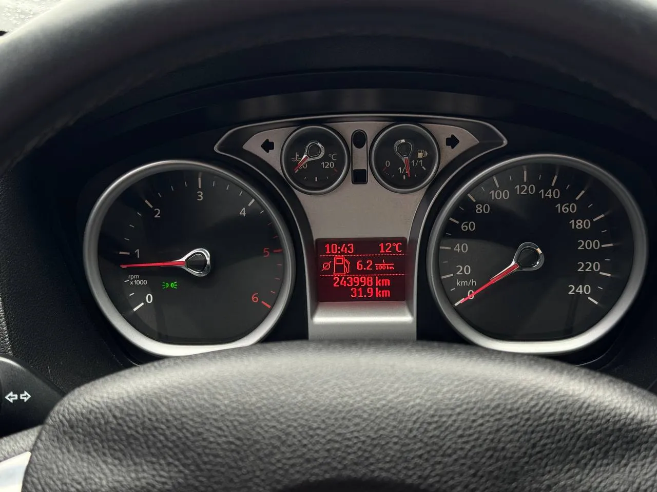 Ford Focus - фото 24