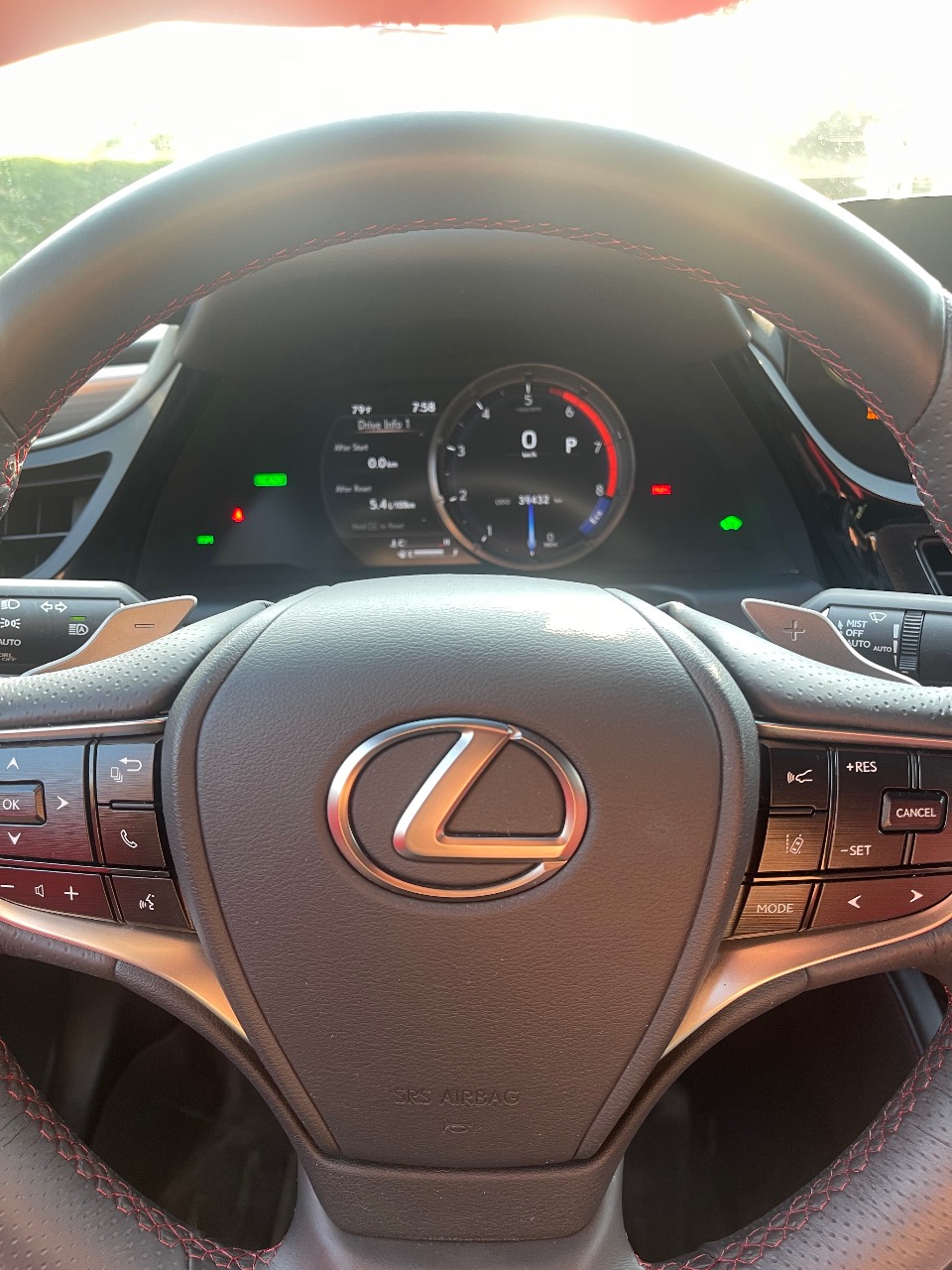 Lexus ES - фото 14