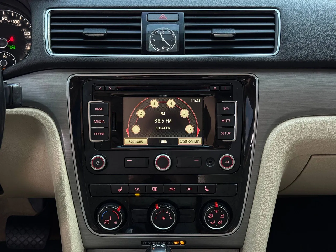 Volkswagen Passat - фото 51