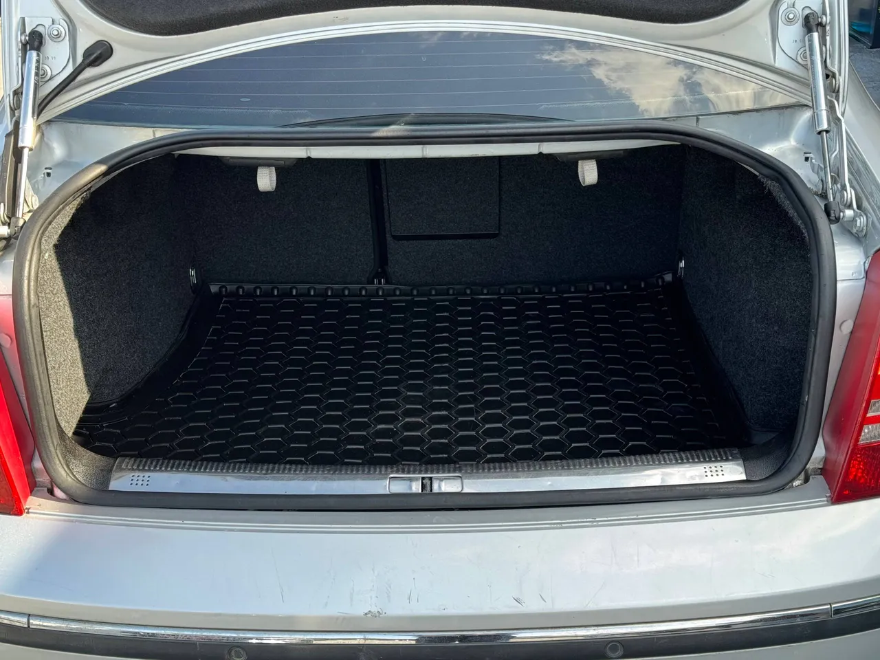 Skoda Superb - фото 16