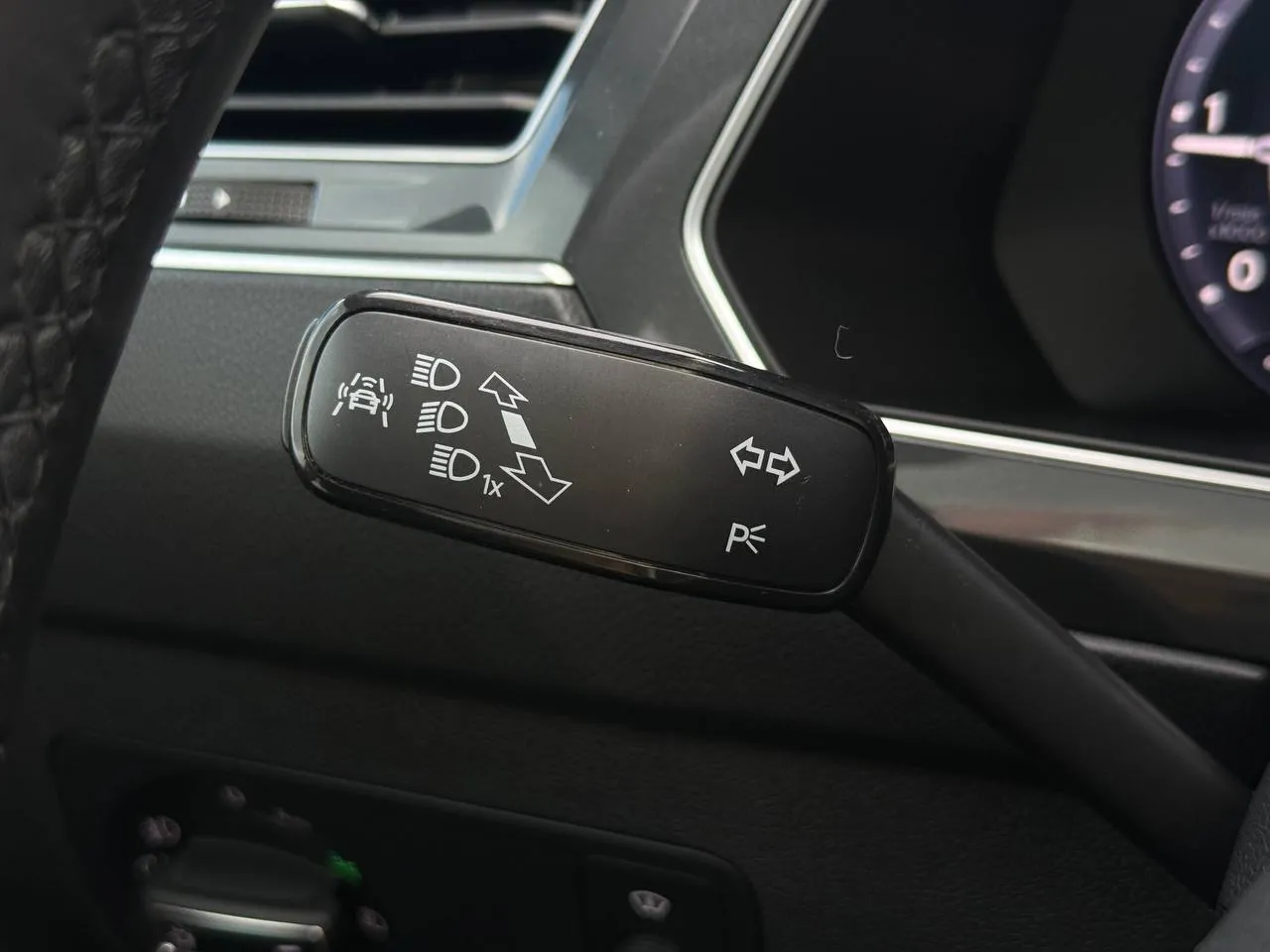 Volkswagen Tiguan - фото 33