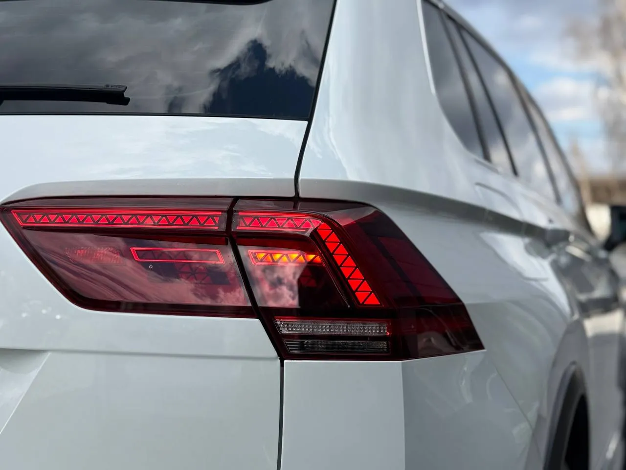 Volkswagen Tiguan - фото 13