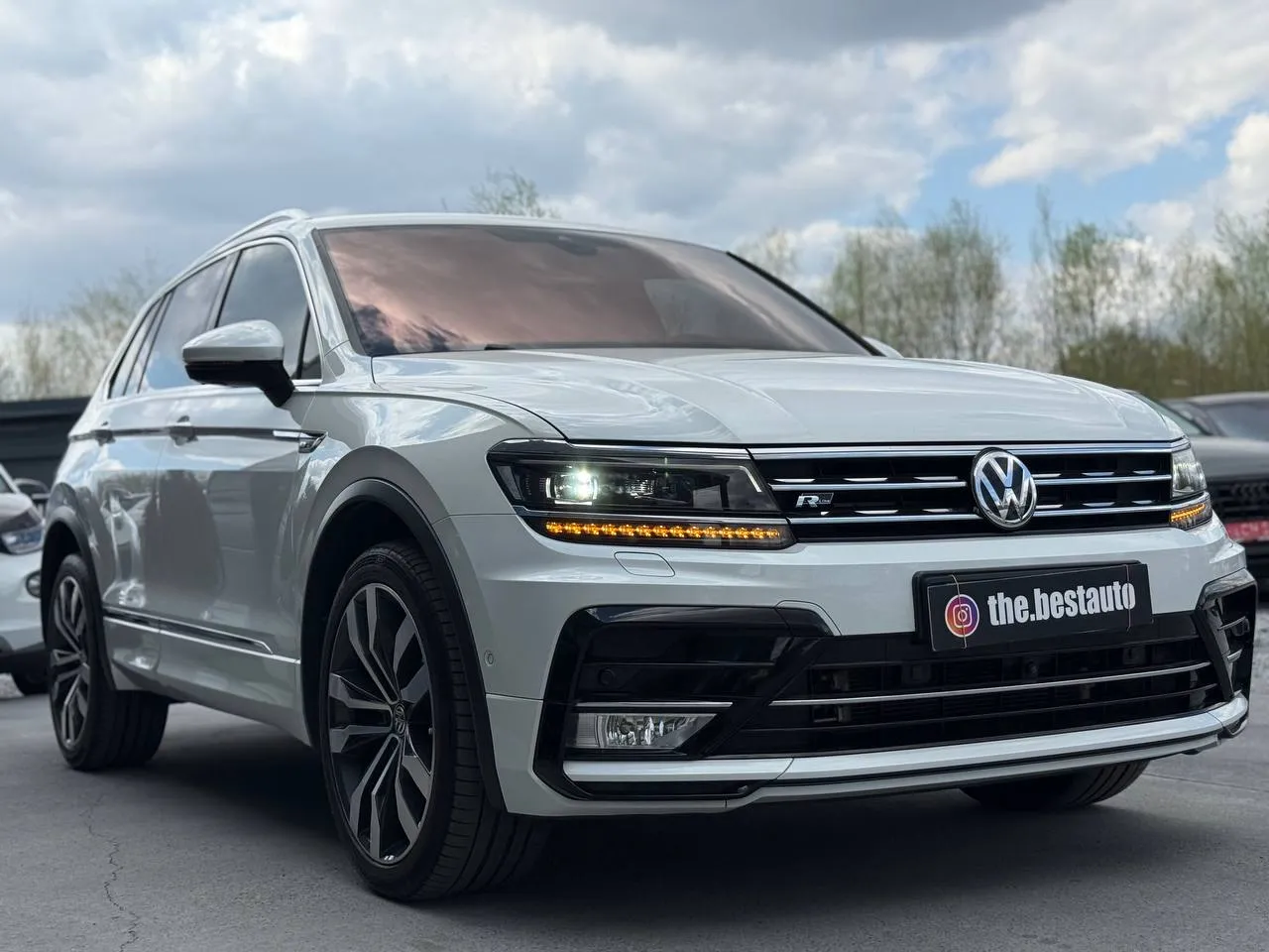Volkswagen Tiguan - фото 14