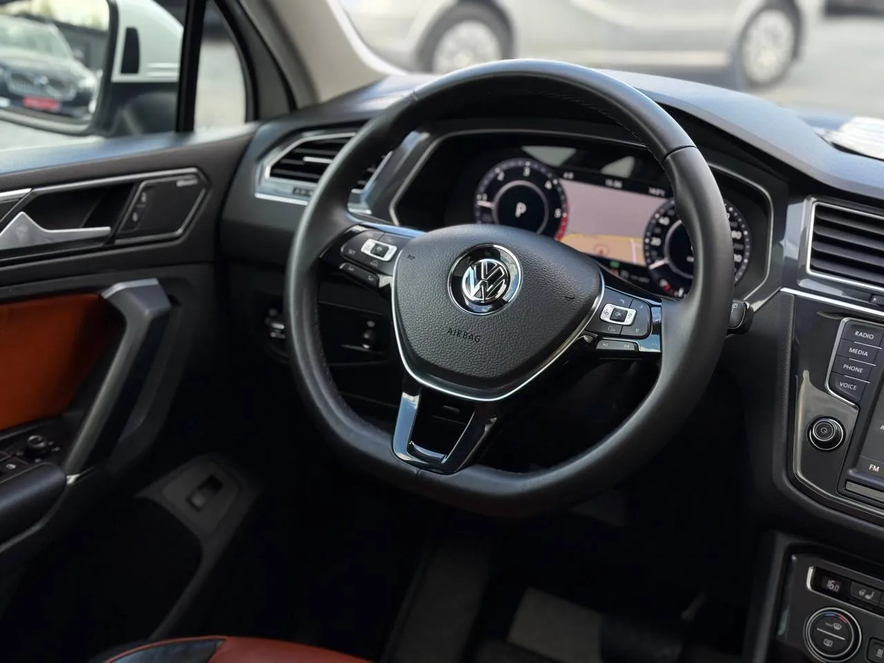 Volkswagen Tiguan - фото 57