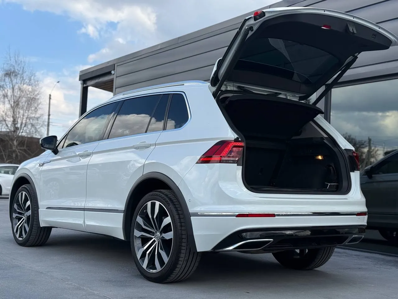 Volkswagen Tiguan - фото 79
