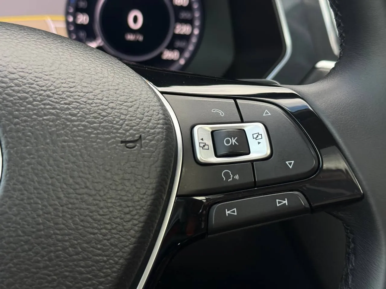 Volkswagen Tiguan - фото 31