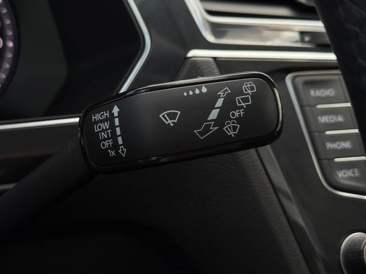 Volkswagen Tiguan - фото 32