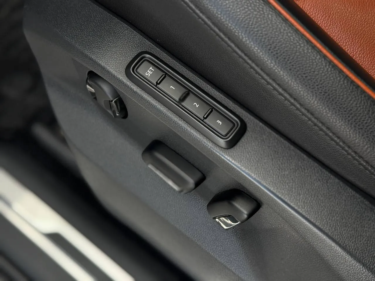 Volkswagen Tiguan - фото 28