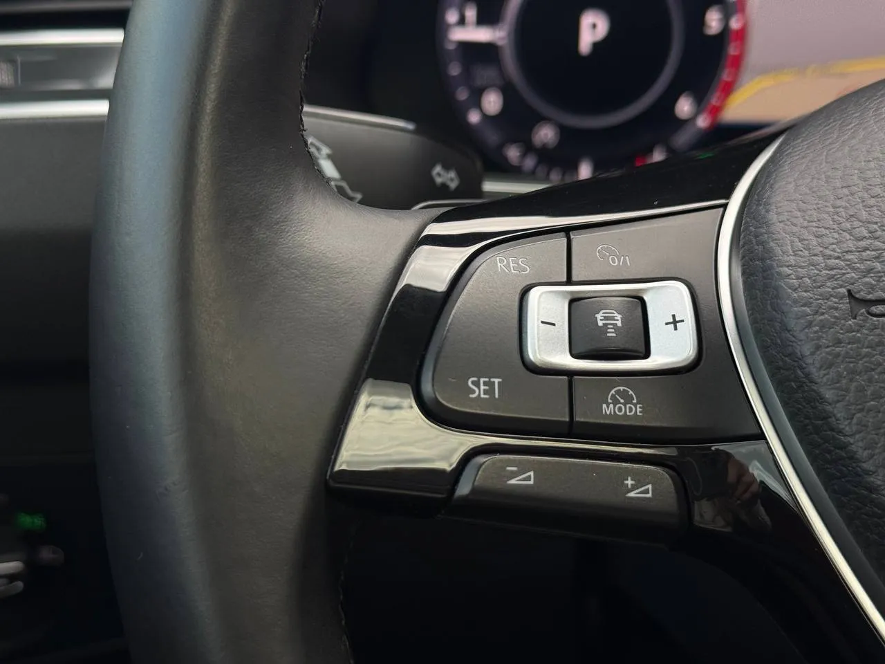 Volkswagen Tiguan - фото 30