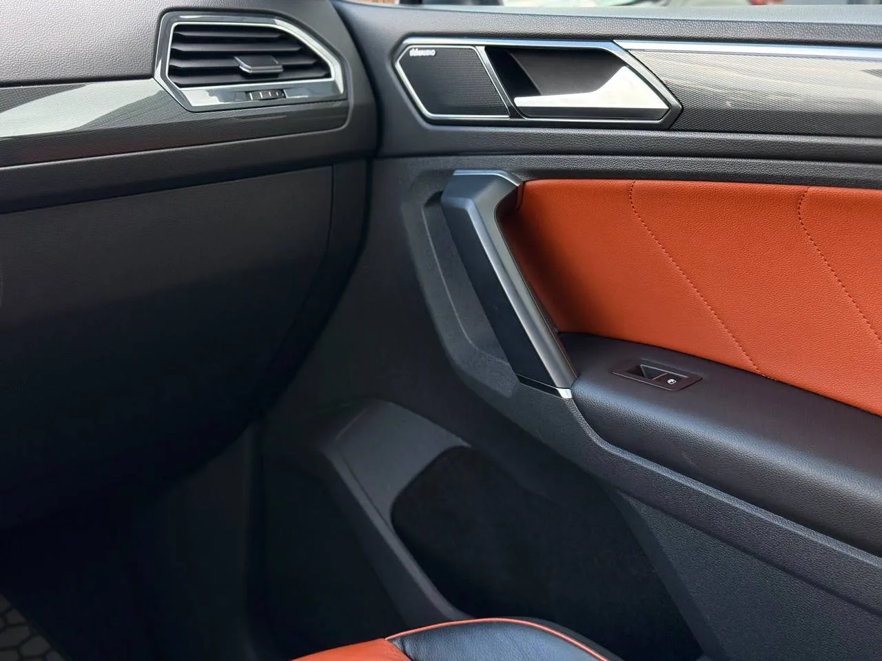 Volkswagen Tiguan - фото 60