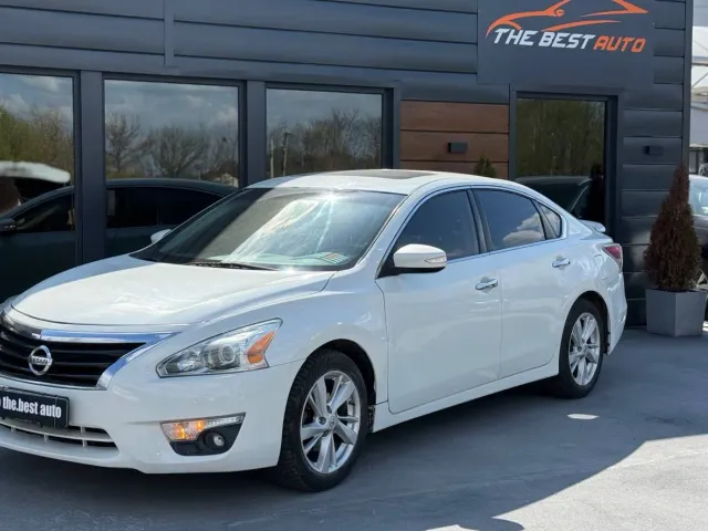 Nissan Altima - фото 1