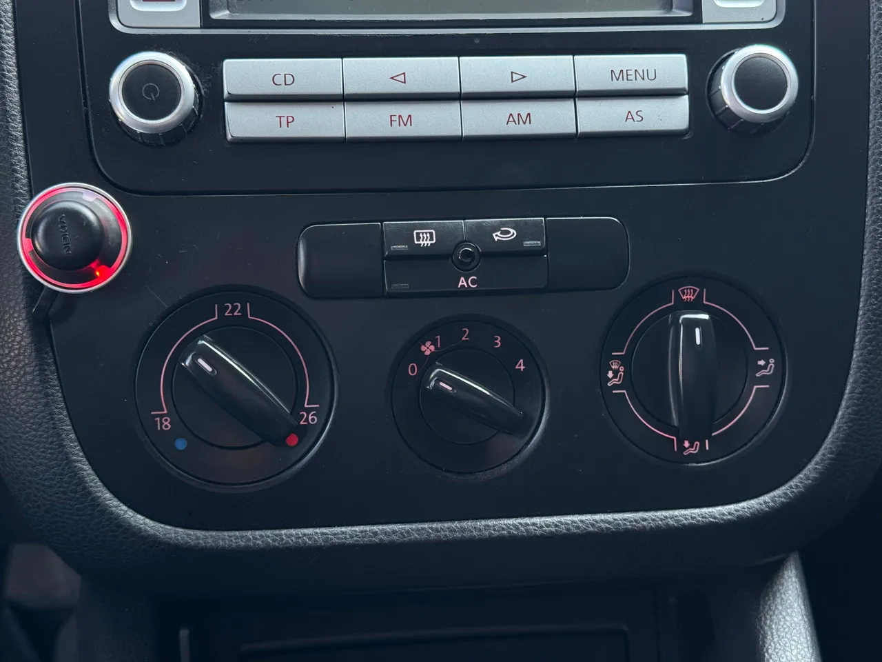 Volkswagen Jetta - фото 39