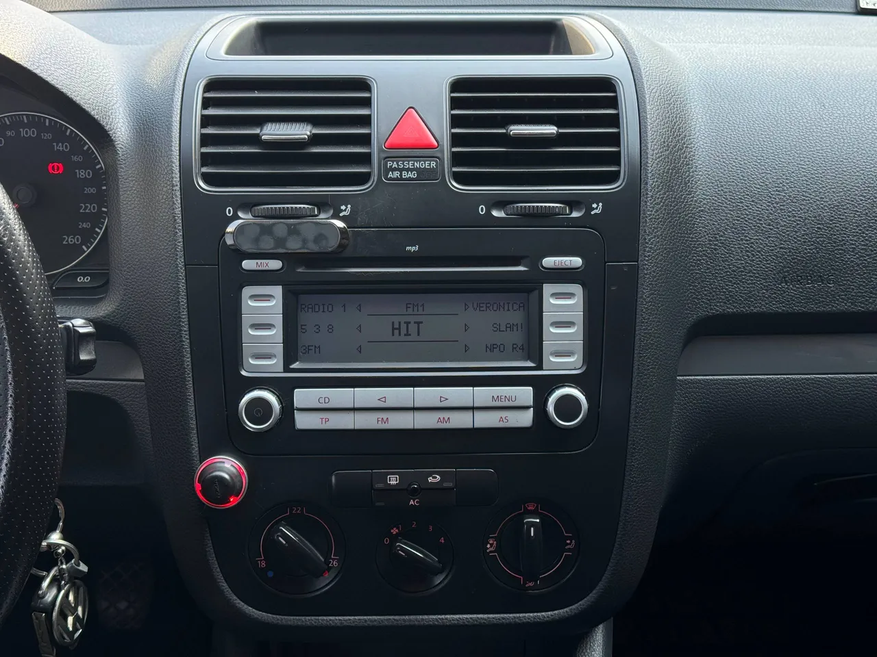 Volkswagen Jetta - фото 50