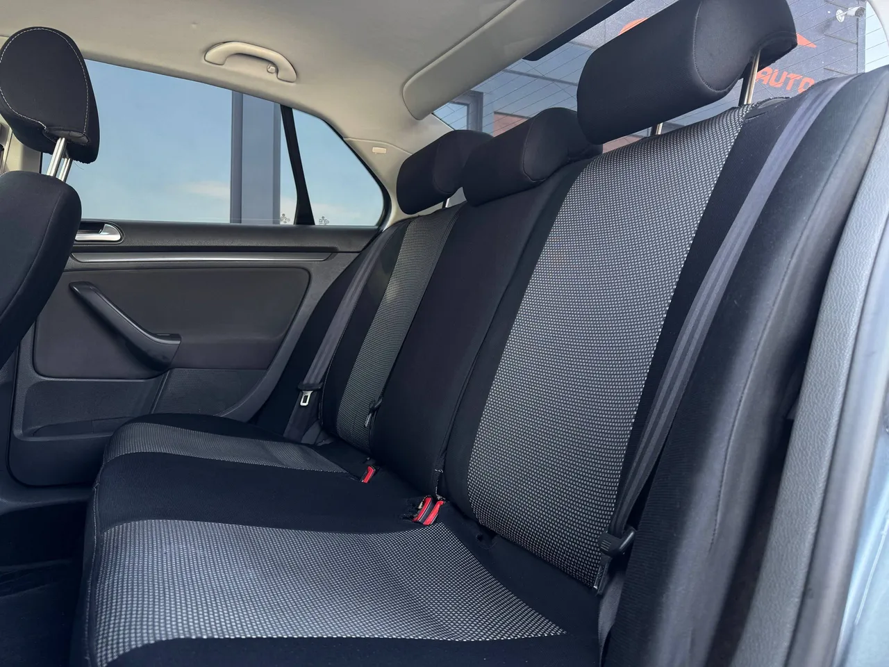 Volkswagen Jetta - фото 47