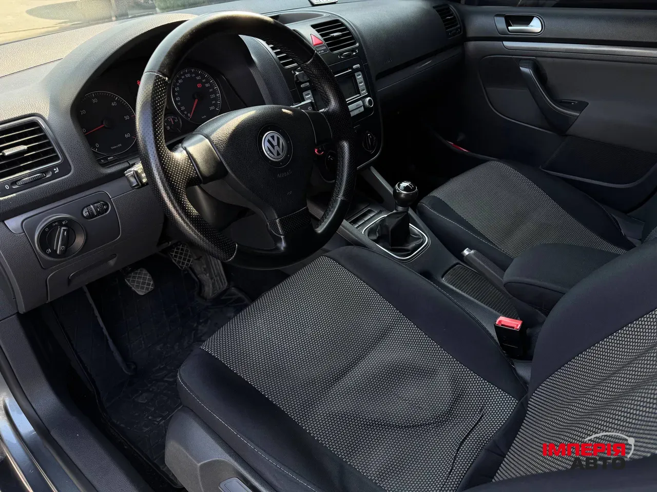 Volkswagen Jetta - фото 32