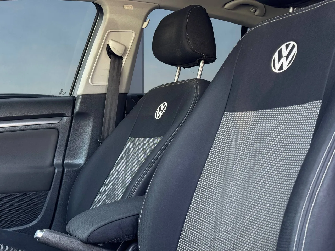 Volkswagen Jetta - фото 31