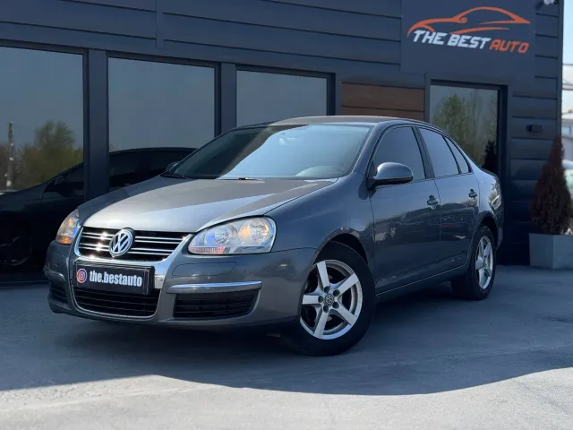 Volkswagen Jetta - фото 2