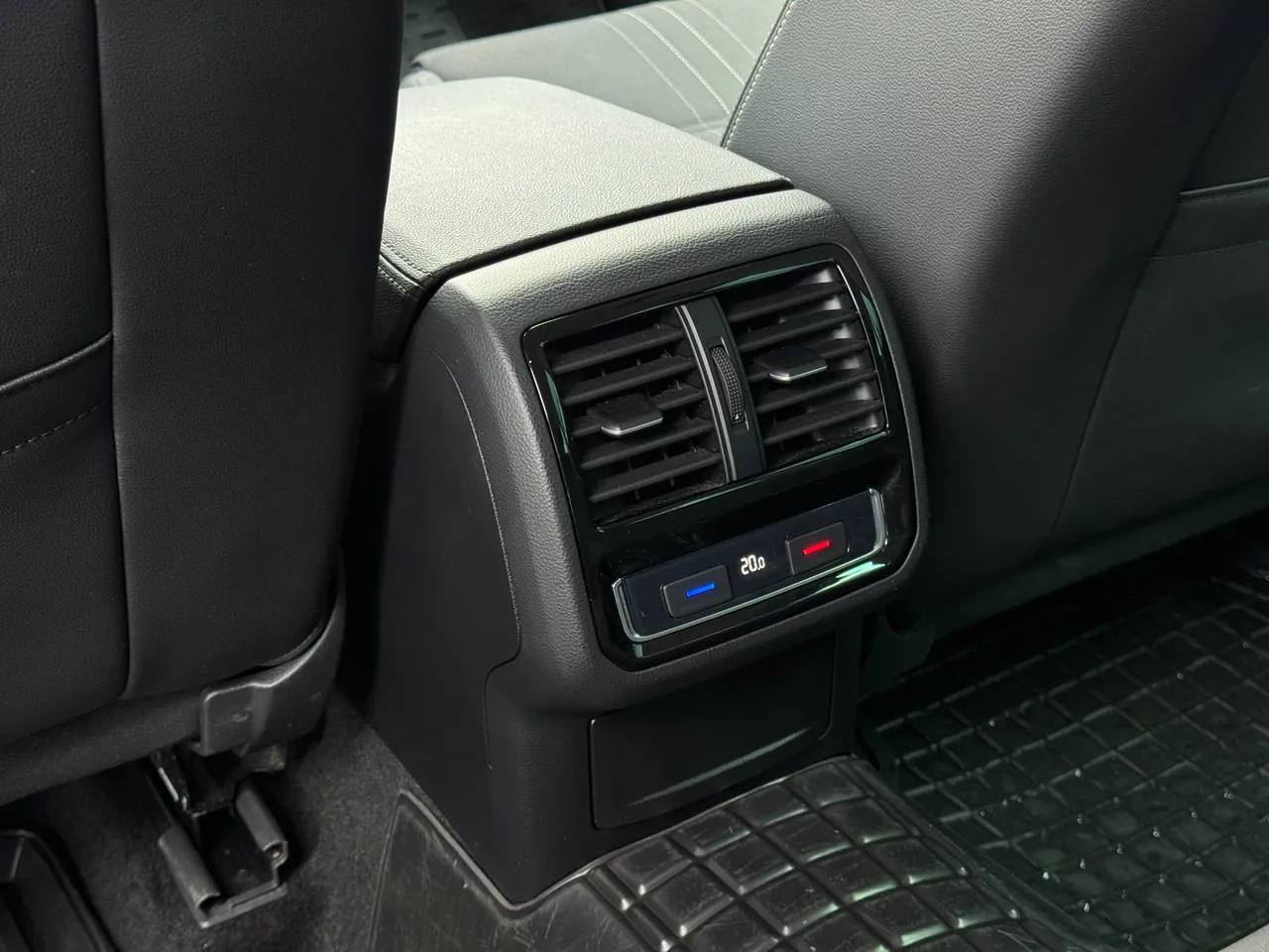 Volkswagen Passat - фото 60