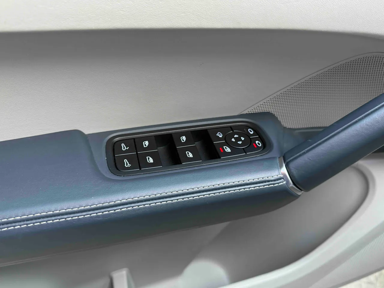 Porsche Cayenne - фото 16