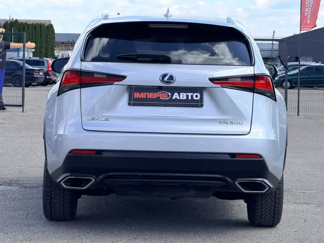 Lexus NX - фото 4